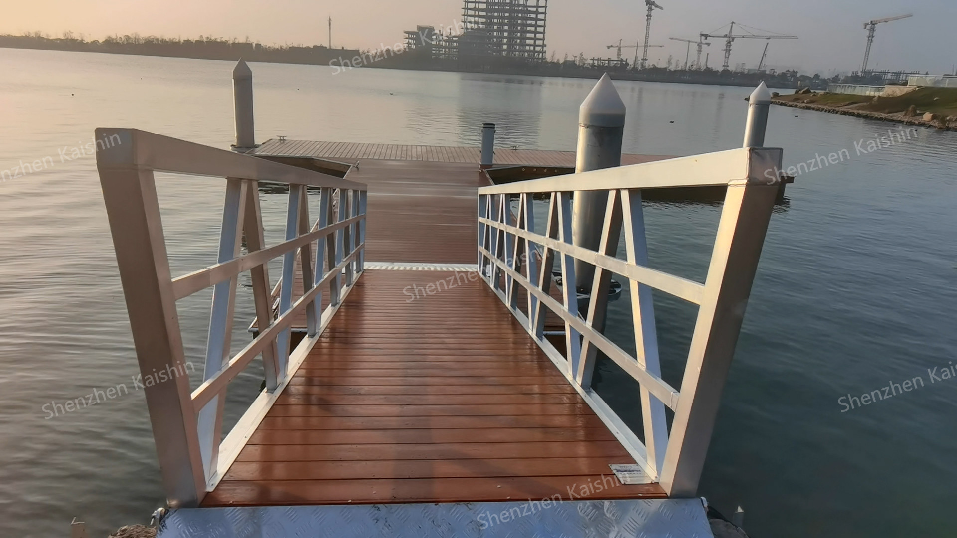 Customized Aluminum alloy 6061 Gangway With UHMW Rollers For Marina boat Floating Dock Pontoon