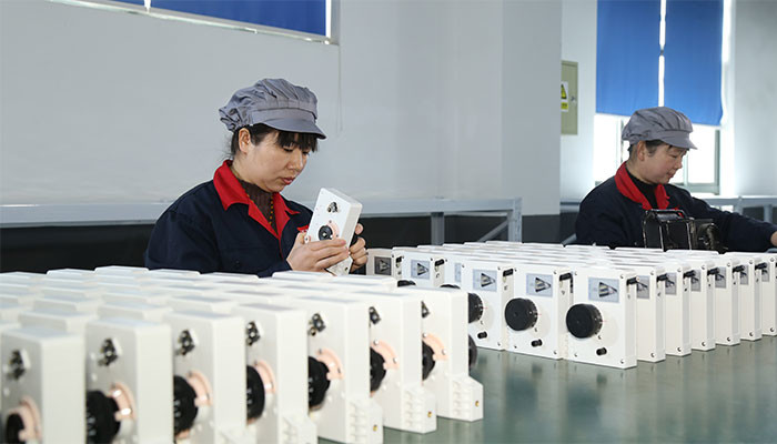 White Coil Winding Tensioner Working In Full Automatic Production Line Of Coil