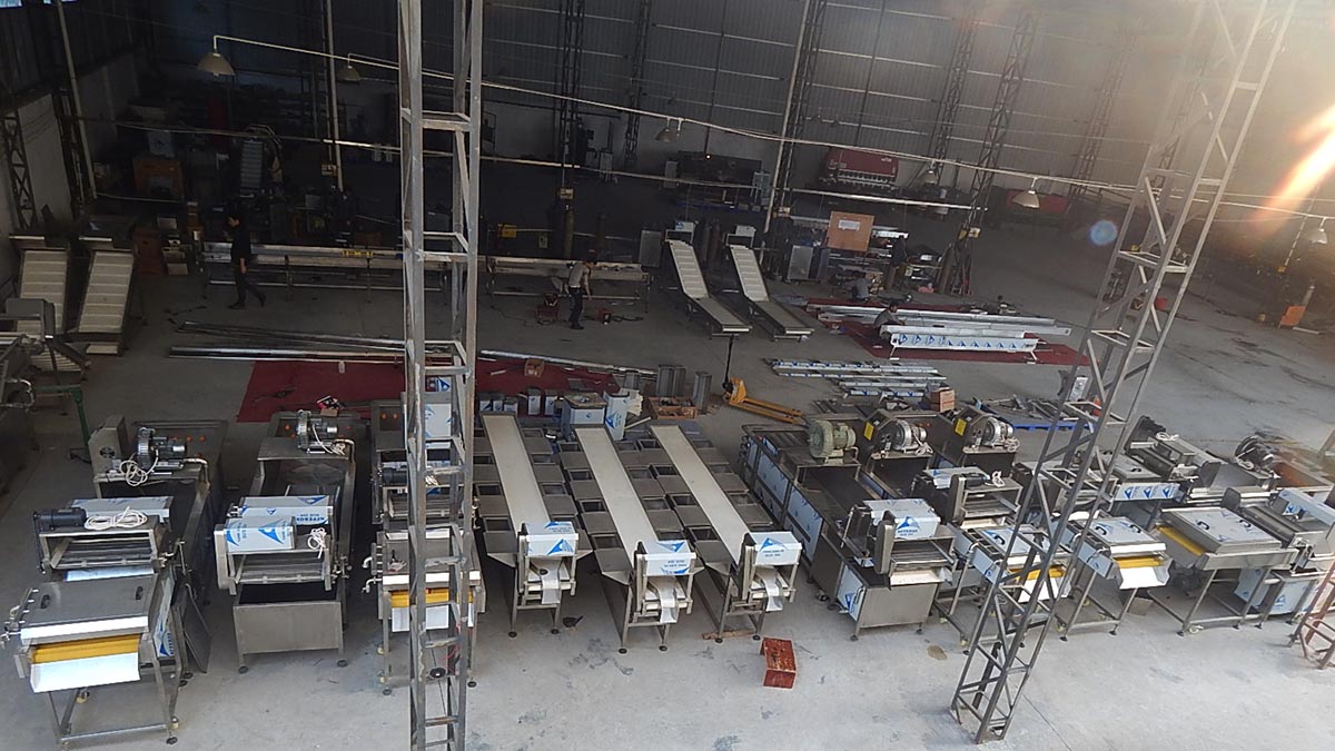 Automatic Pig Feet Cutting Machine With 4 Pcs Saw Chicken Chuncks Machine