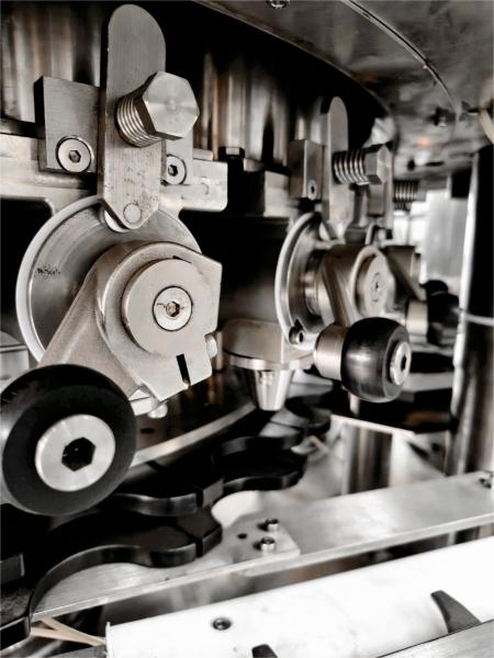 High Capacity Automatic Can Filling Machine, 300-400 cans/min, for Canned