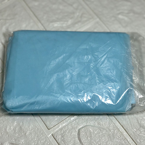Safe and Affordable Disposable Plastic CPE Gowns With Thumb Loops
