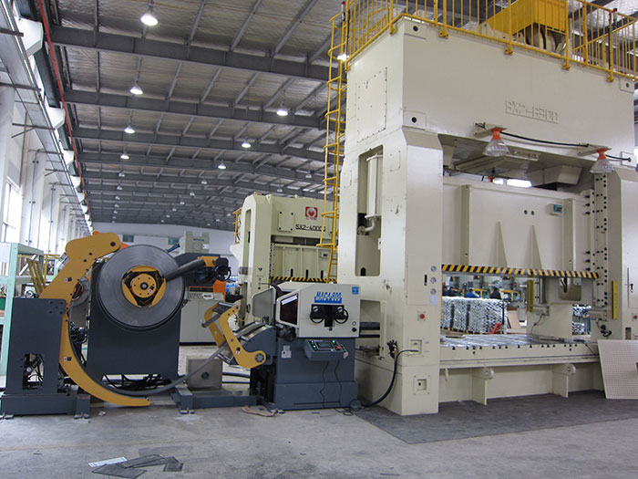 NC servo feeder