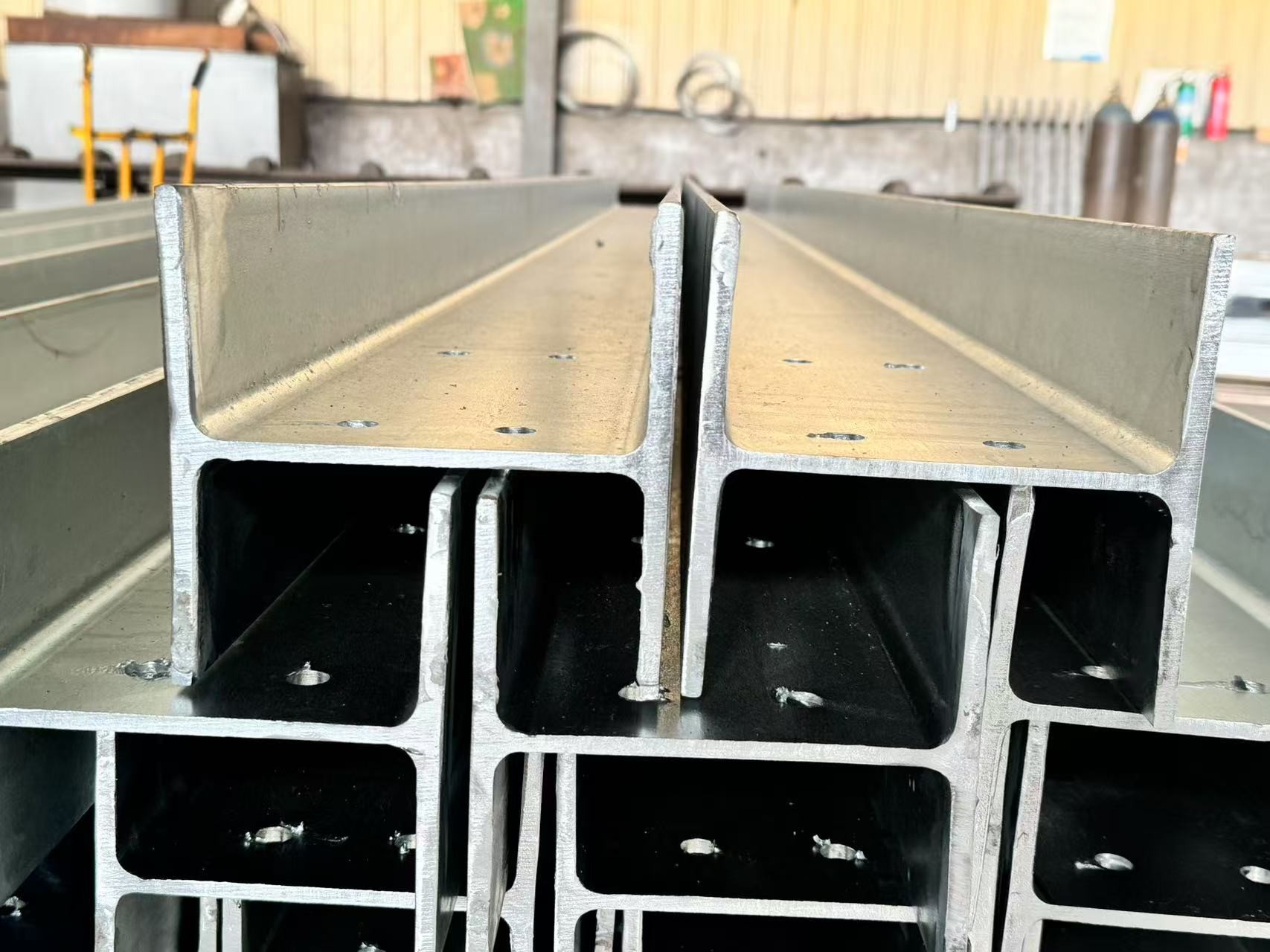 Hot Dip Galvanized H Section Steel Anti Rust High Performance Structural H Beam