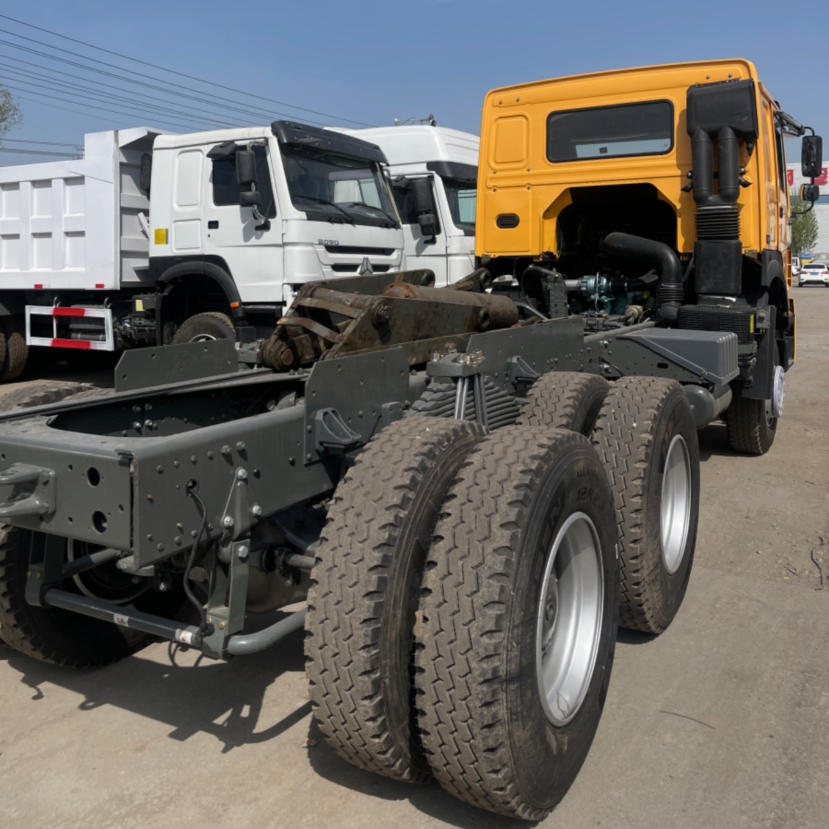 10 Forward Shift Sinotruk Howo 6x4 Dump Tipper Truck Left Hand Drive with Video Support