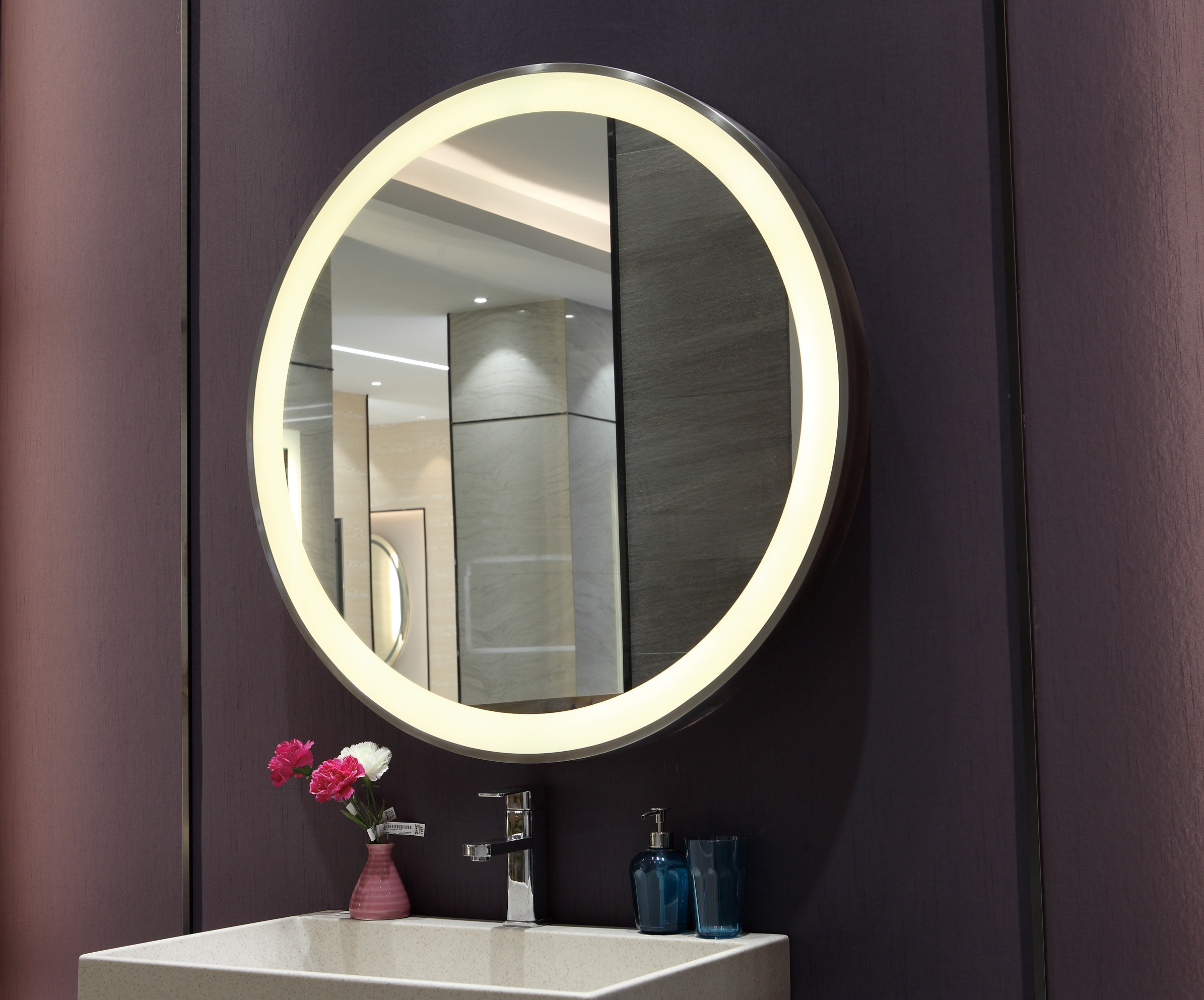 Hotel Project Bathroom Mirror with Dimmable LED Lights and Touch Sensor Technology