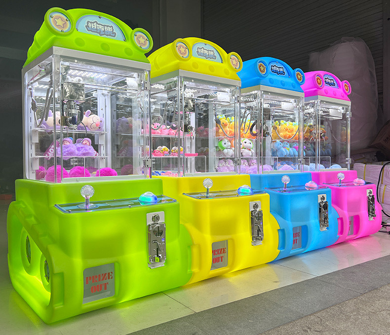 High Quality Children Game Machine Gift Claw Machine Mini Claw Machine Toy For Kids