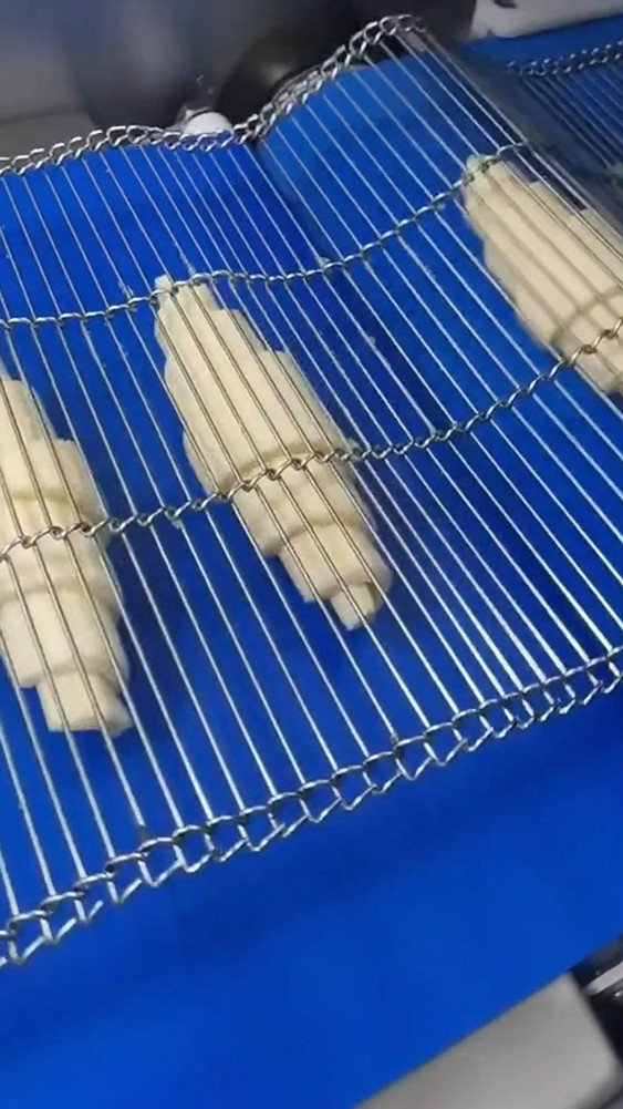 Small Croissant Maker Machine Croissant Dough Roller Machine 2000 To 3000Pcs/H