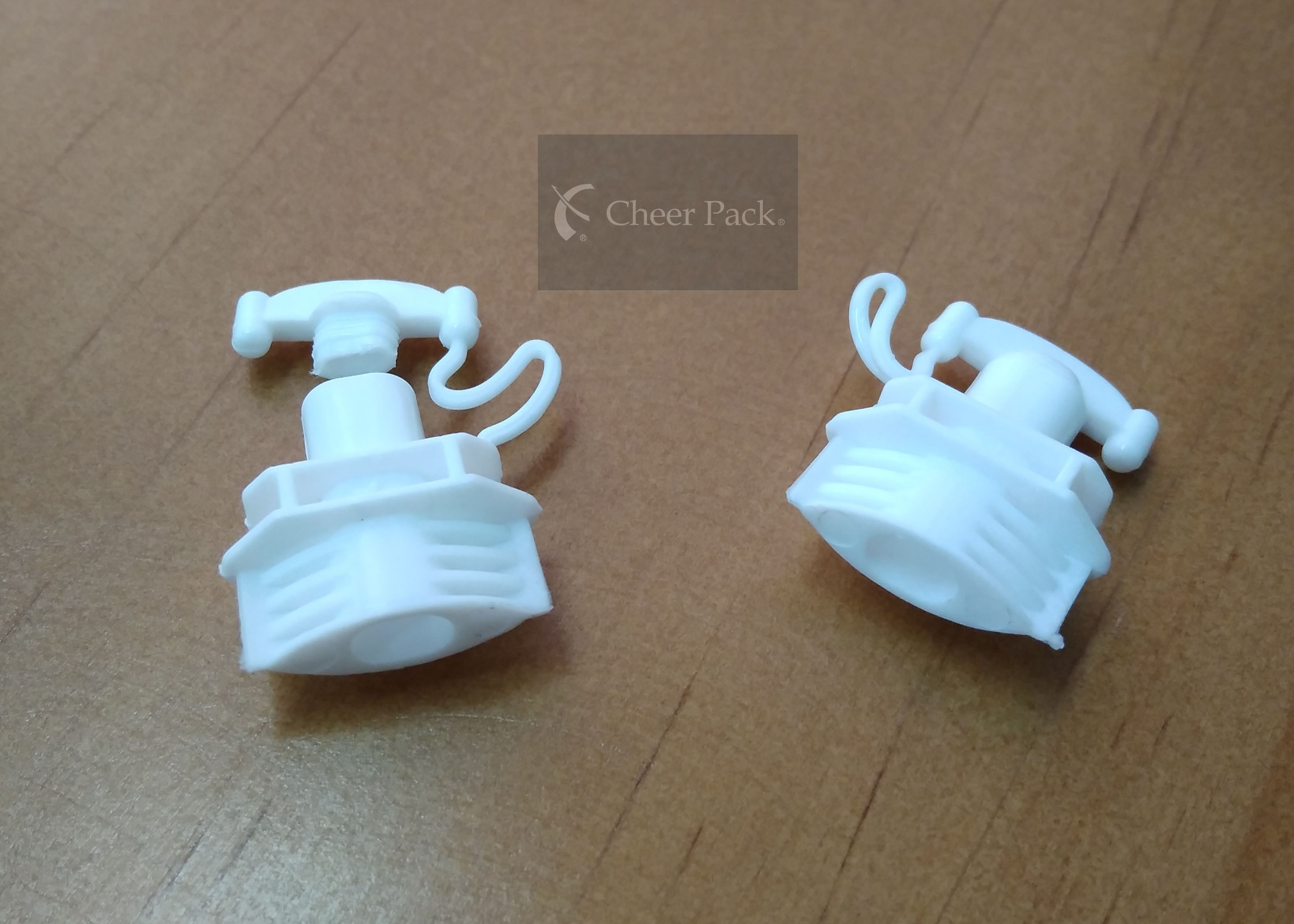 PE Material Twist Off Cap , Safety Baby Food Pouch Tops 5.5*4.8mm Innernal Size