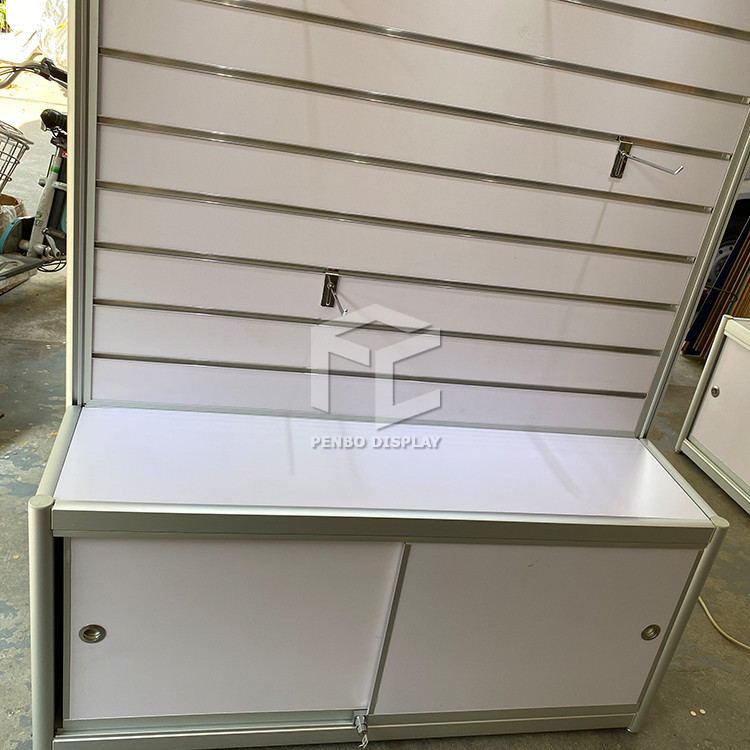 Freestanding Slatwall Display Stand 20mm MDF Slatwall Wood Shelves