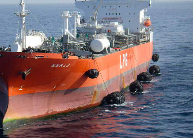 Protects Against Collision Pneumatic Marine Fenders 50kpa 3.3*6.5m