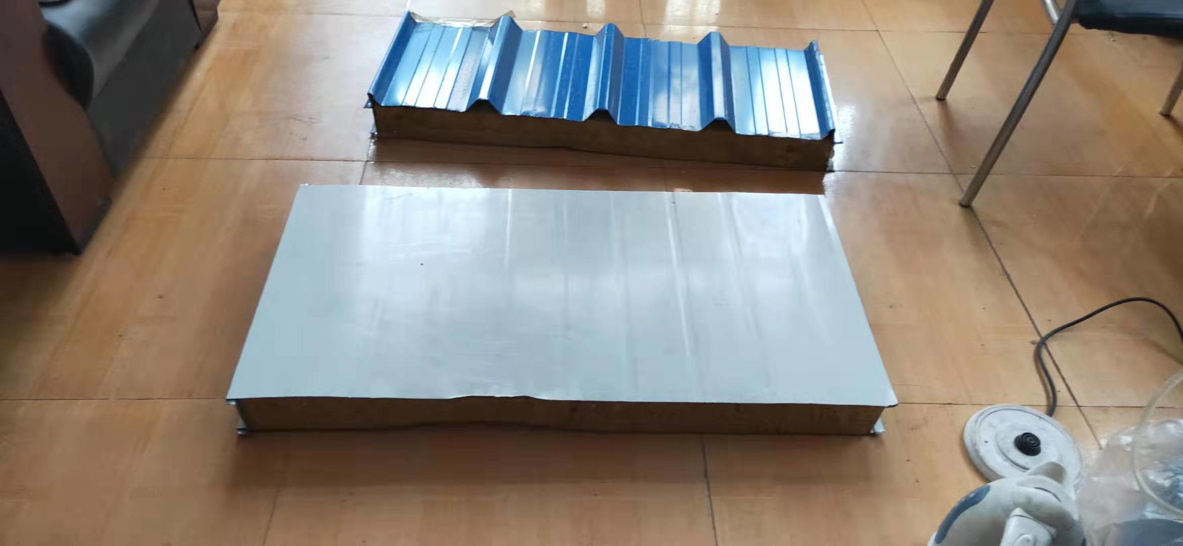 EPS Rock wool Sandwich Panel Roll Forming Machine PLC Control 50-150mm Thickness
