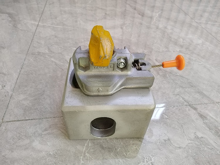 Forged Steel Semi Automatic Lashing Equipment for Durable ISO Shipping Container Lashing