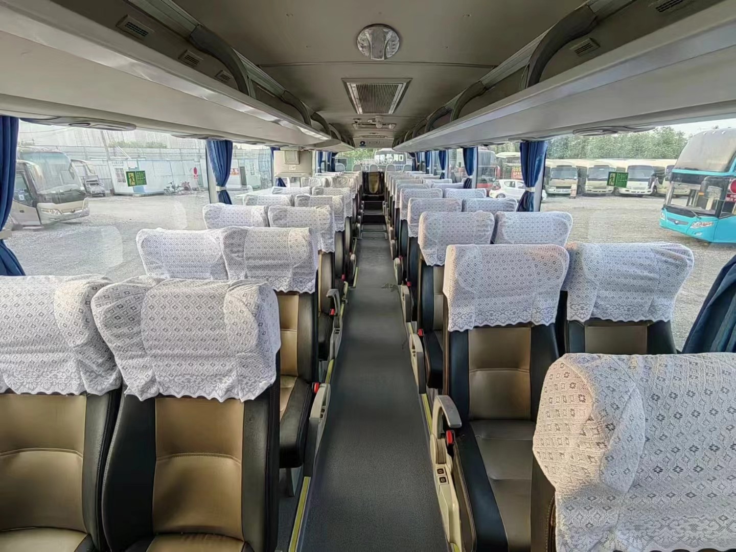 Passenger Bus Coach 50 Seats High Roof Yutong ZK6122H Weichai Engine 9726cc Capacity