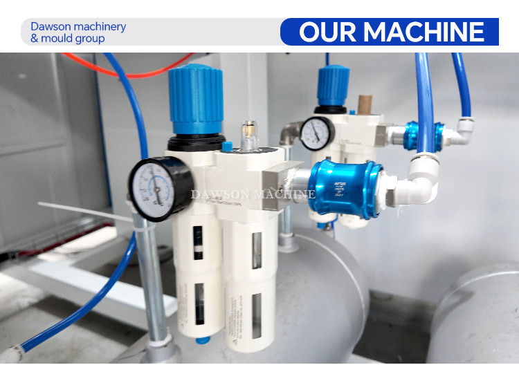 Automatic 330ml Plastic Bottle Blow Molding Machine For PET Drink Juice Bottle