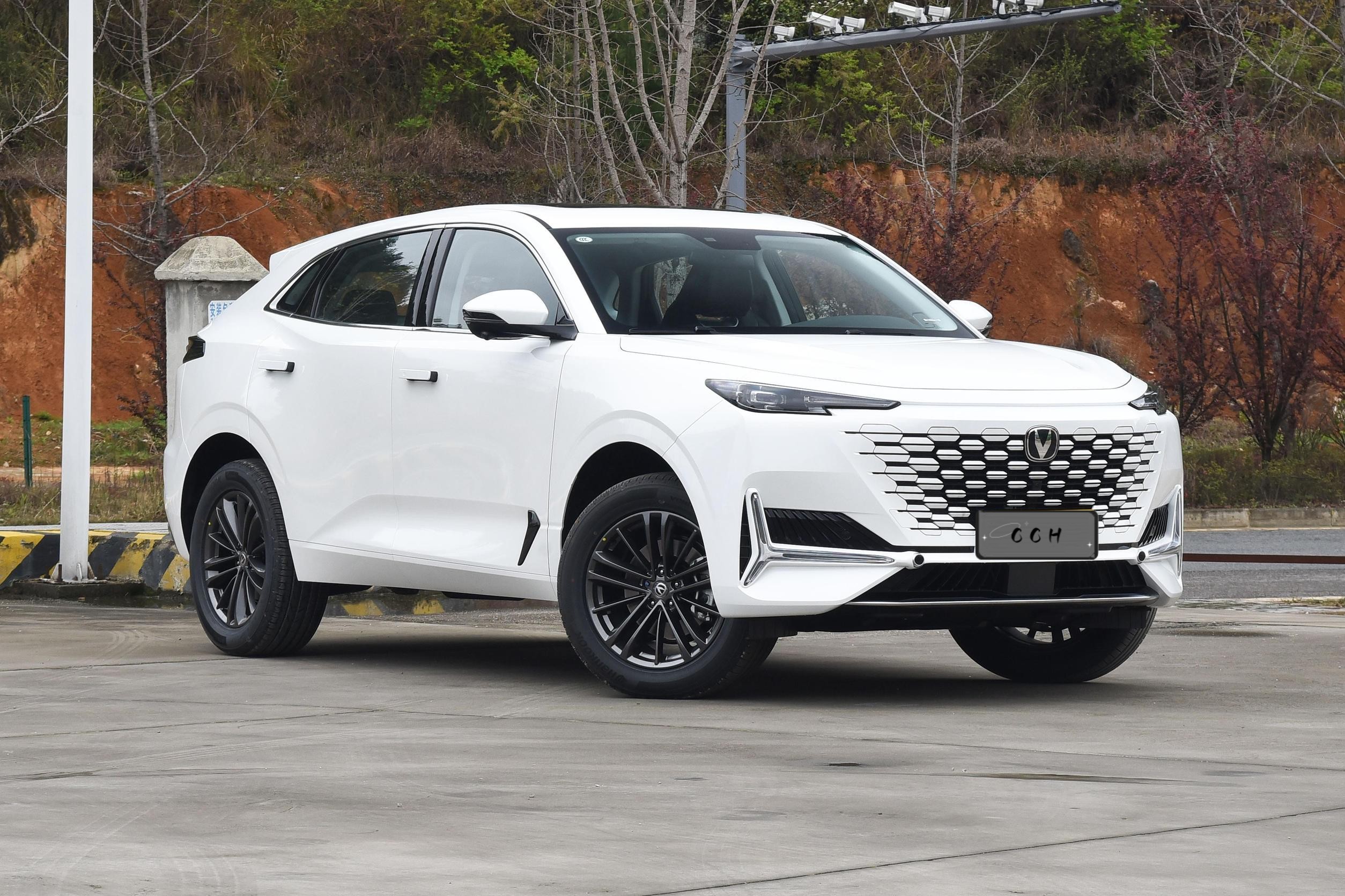 Changan uni-k 200km/h SUV Vehicles with 1.5T Engine and 130km Electric Cruising Range