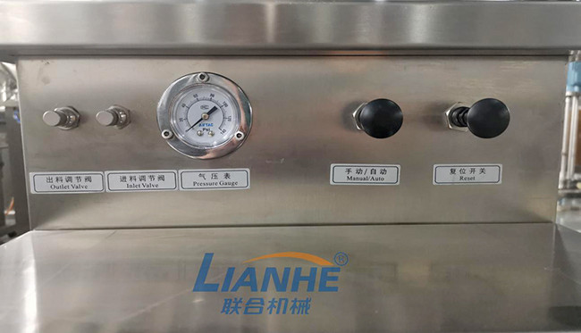 Leakproof Detergent Liquid Filling Machine Antirust SUS304 Semi Auto