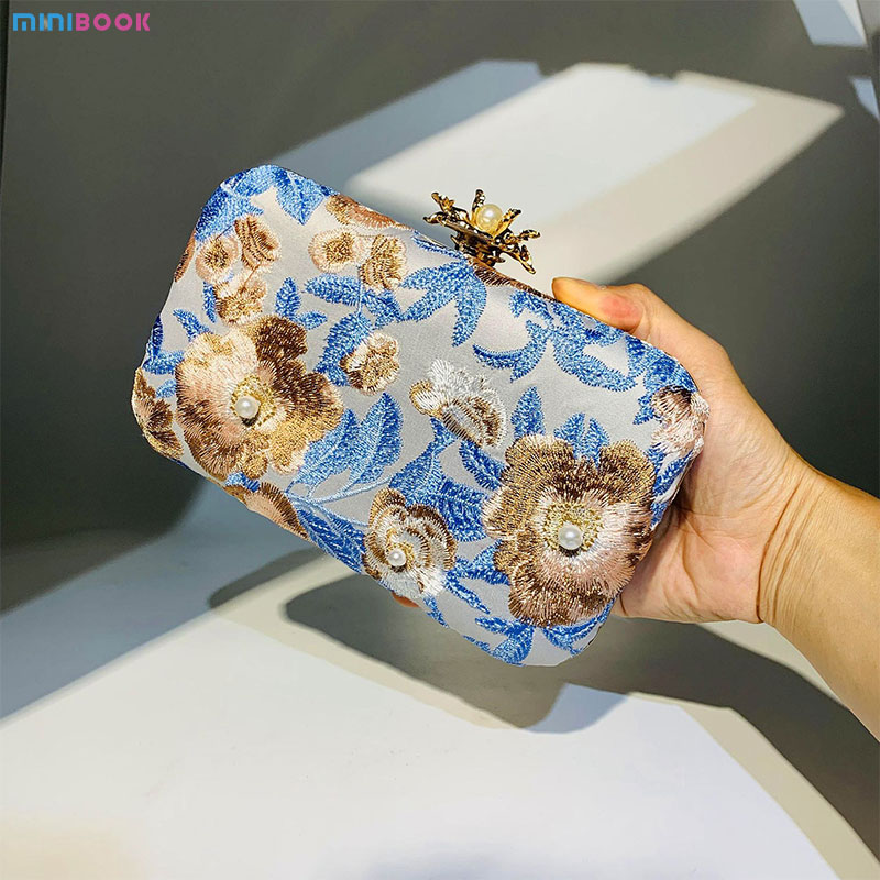 Low MOQ Mix Models Designer Elegant Embroidered Handmade Beaded Dinner Bag for Daily Life