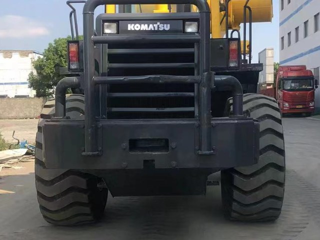 Komatsu WA470  Loader Back