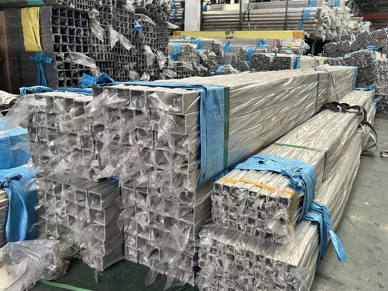 Square 6mm 304 Stainless Steel Pipe 3 Inch Welded For High Temperature