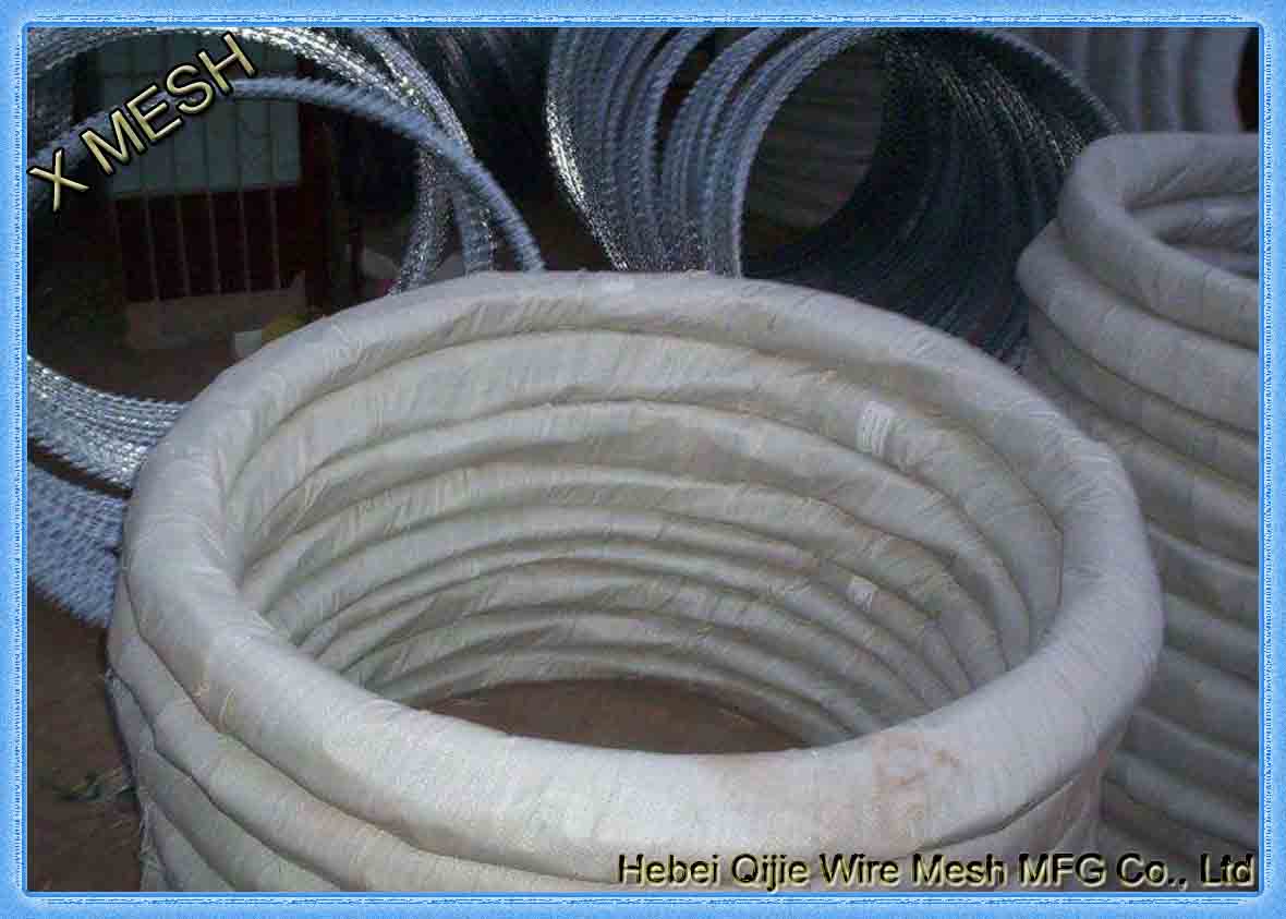 450mm Coil Diameter Bto-22 Galvanized Concertina Razor Barbed Wire for Prison