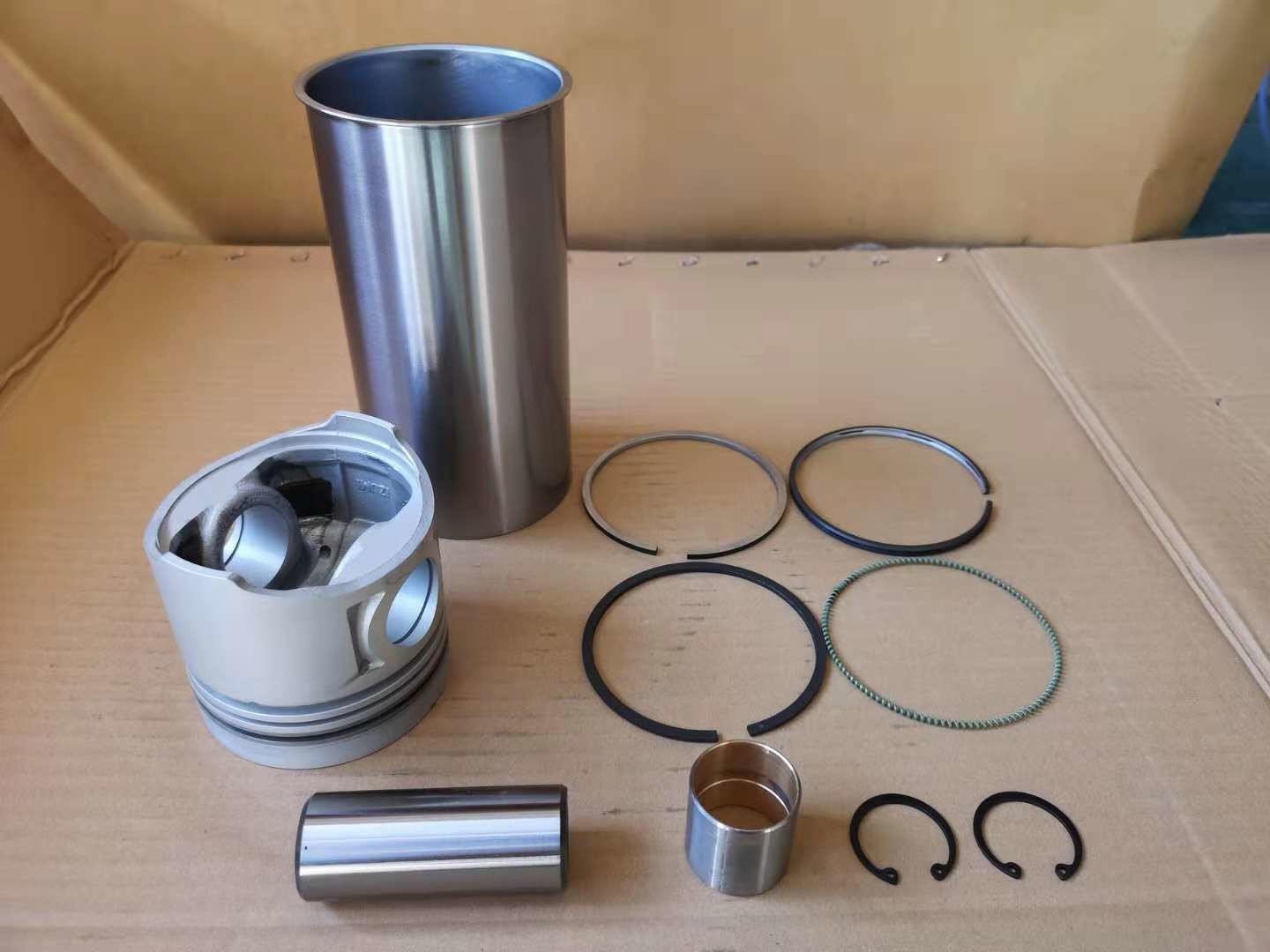 5878133420 4BD1 Steel Thin Wall Chrome Cylinder Liner Kits Sliver Color