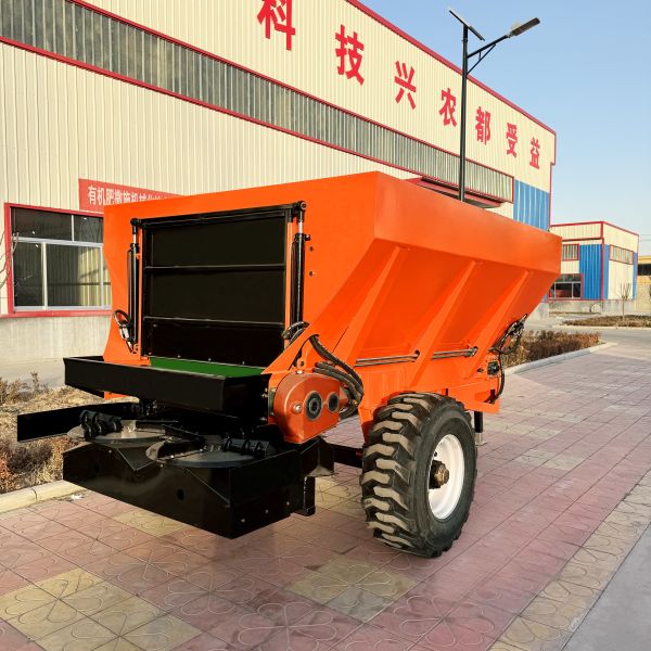 Quality Double Discs Fertilizer Manure Spreader Evenly Sprinkle Materials Corrosion Resistant for sale