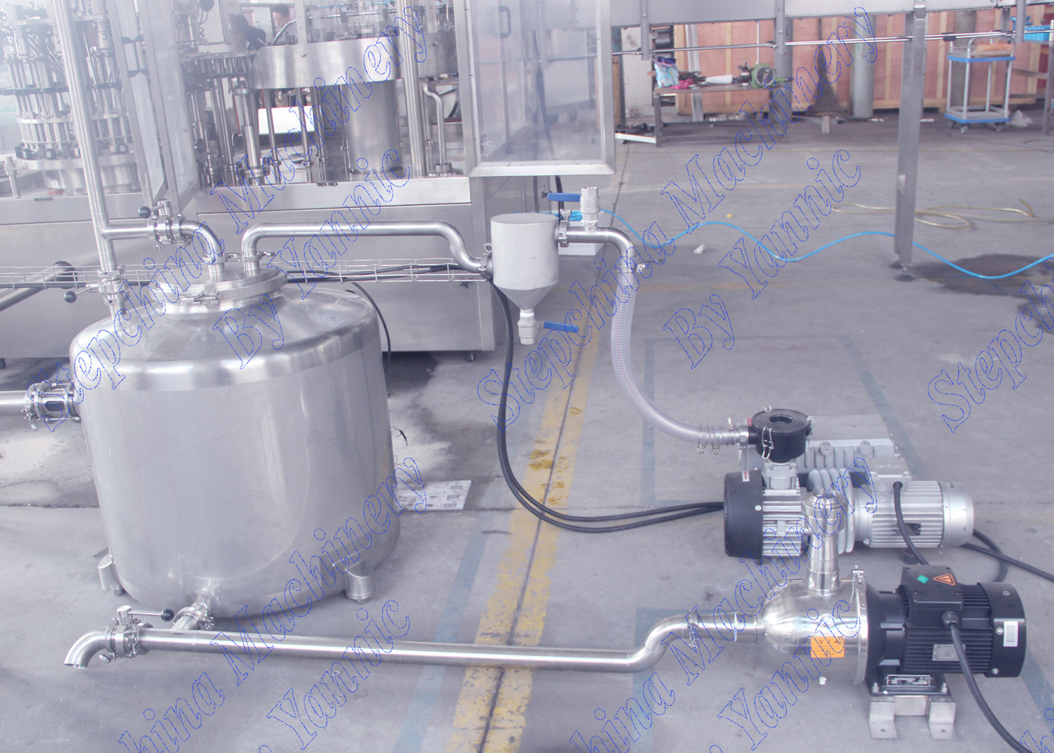Small Scale Juice Filling Machine , 3 In 1 Automatic Filling Machine For Glass Bottles
