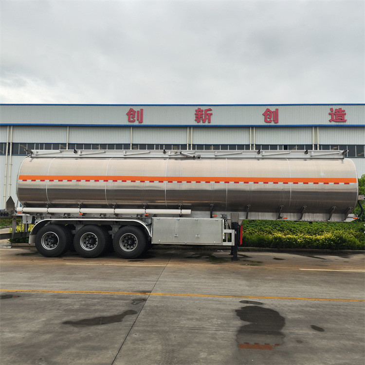 Three Axel 44 Cubic Meters Palm Crude Oil Tanker Trailer Fuel Tanker Semi Trailer