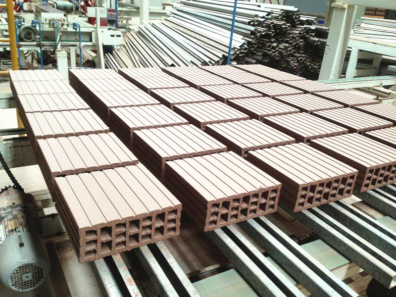 Hollow Block Clay Brick Cutting Machine High Porosity Hydraulic Pressure