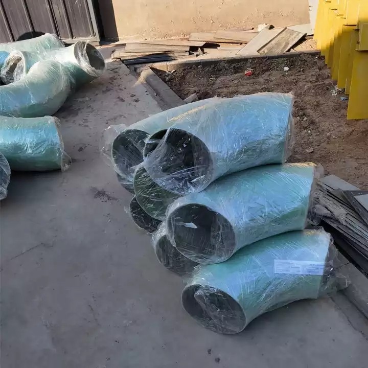 Hand Paste FRP Water Pipe Fittings ISO9001 Black Connector Ease Of Installation