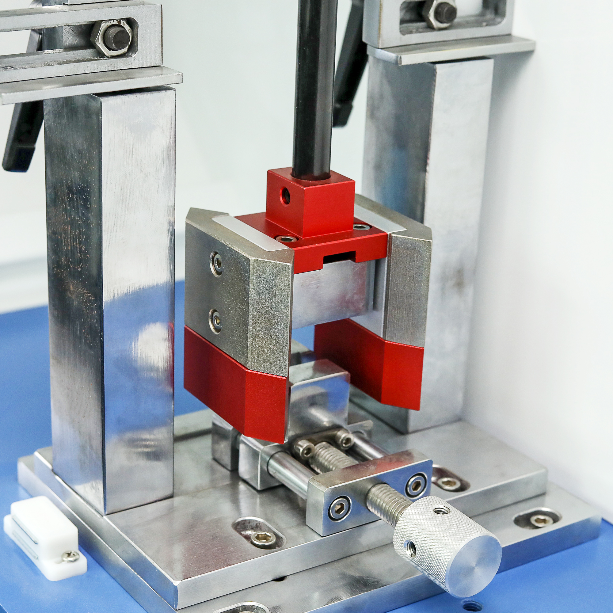 LIYI Pendulum Impact Testing Machine For Charpy