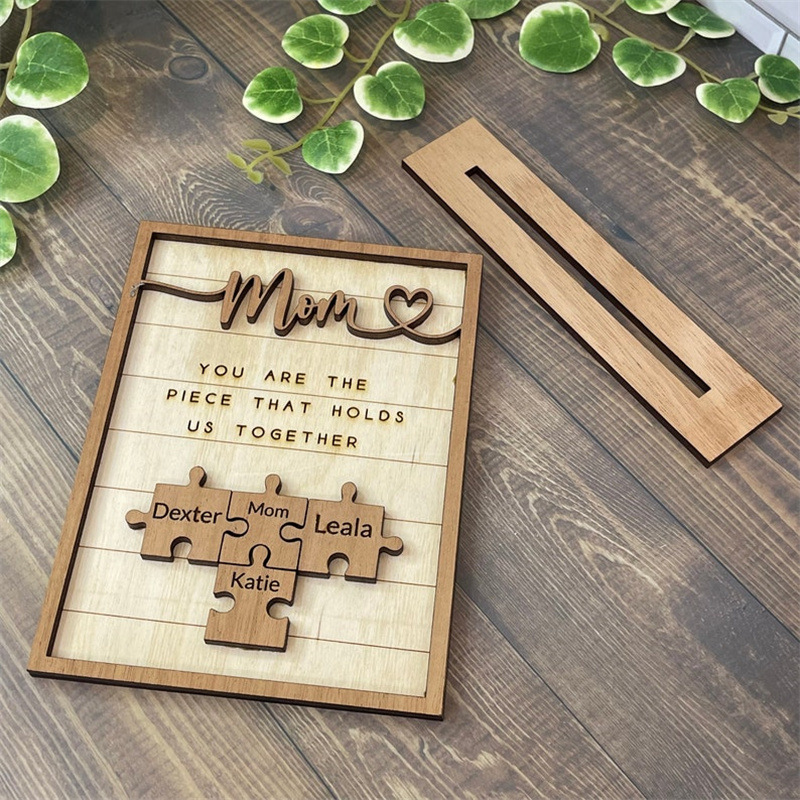 Hot selling wood personalized ornaments carved 1-12 names for Mother's Day gifts
