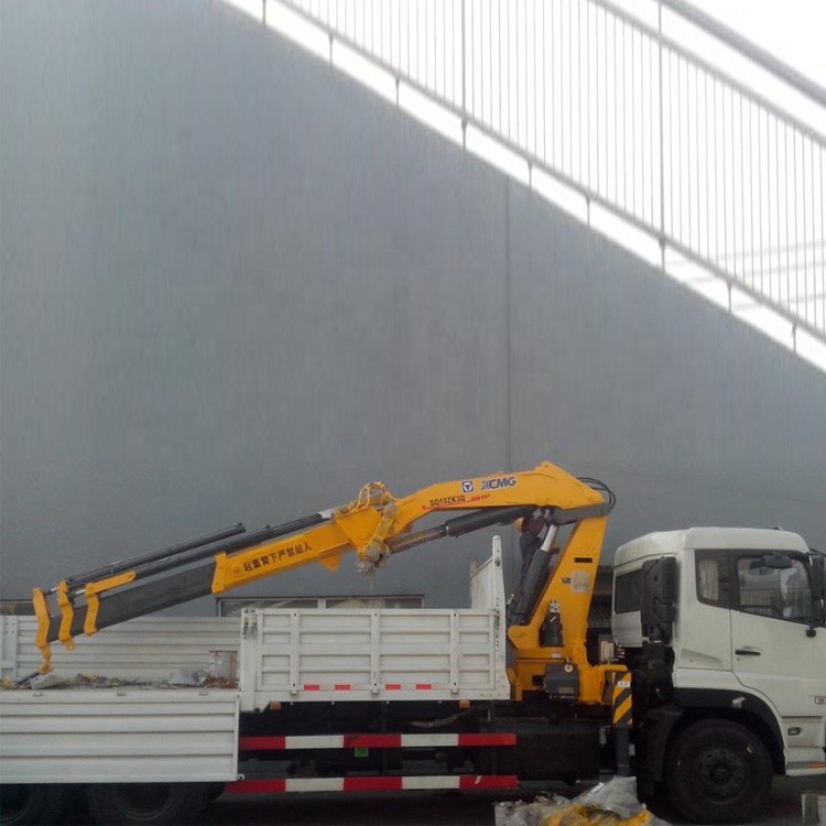 SQ10ZK3Q 10T Knuckle Boom Truck Crane With Dongfeng 6*2 10T Folding Arm