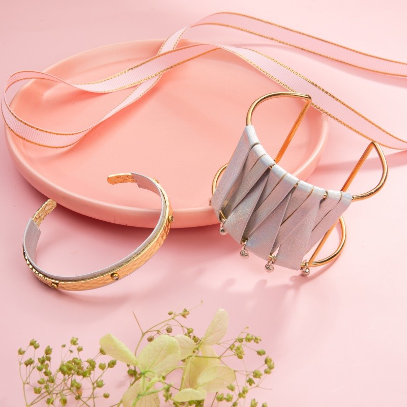 Women Grey Leather Bracelet Hammer Metal Bangle Open Inspirational Jewelry