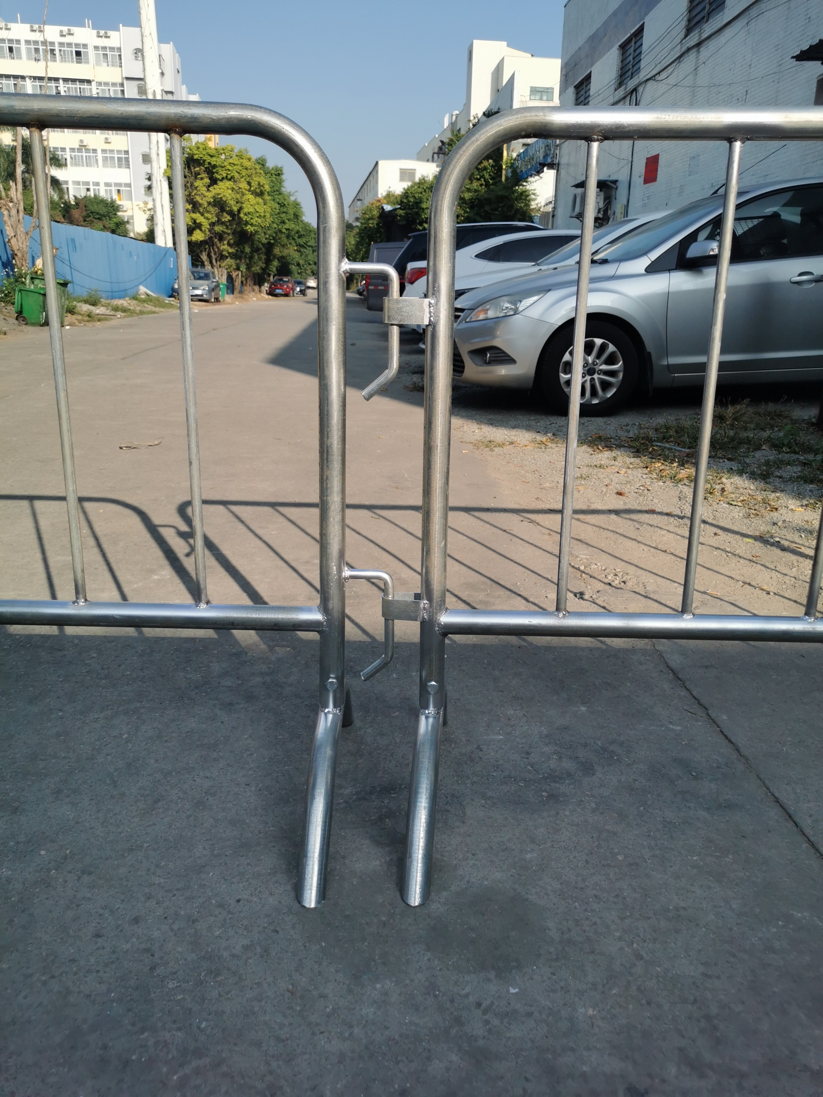 Galvanized Retractable Steel Crowd Control Barrier 200mm Space