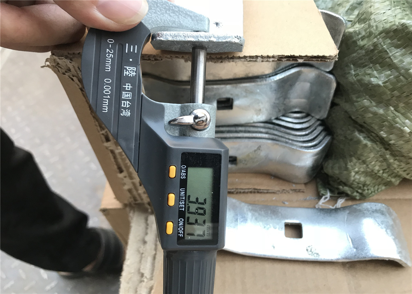 32mm outer diameter clamp Hot dipped Galvanized and Powder Coated Available Customized you own size Clamp
