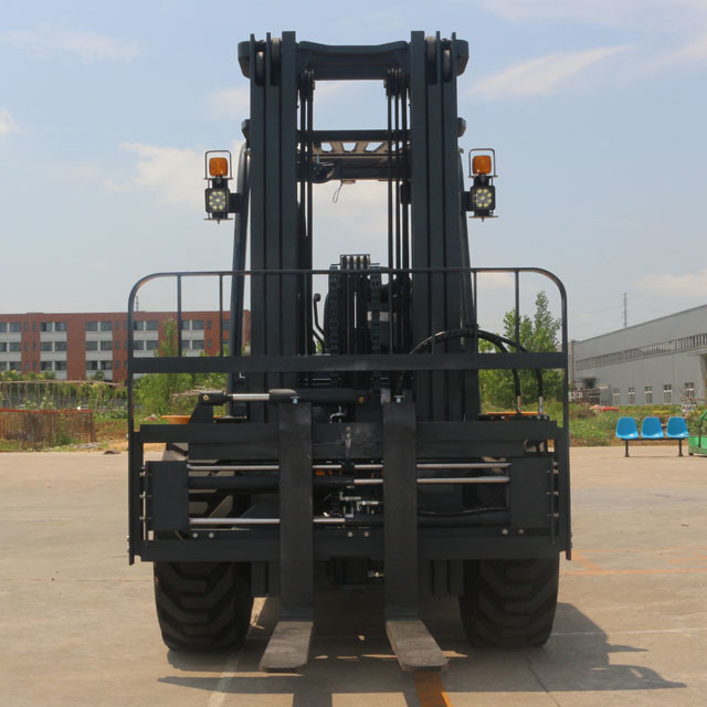 2.5 Ton 2WD Diesel Off Road Forklift Mitsubishi S4S(EUIII) Engine