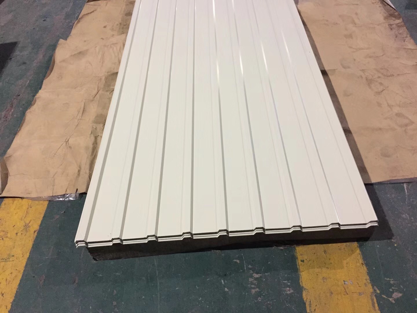 24 Gauge X 914mm AA3003 / 3004 Corrugated Ral Color Pre Painted Aluminum Sheet For Roofing And Wall Cladding Material