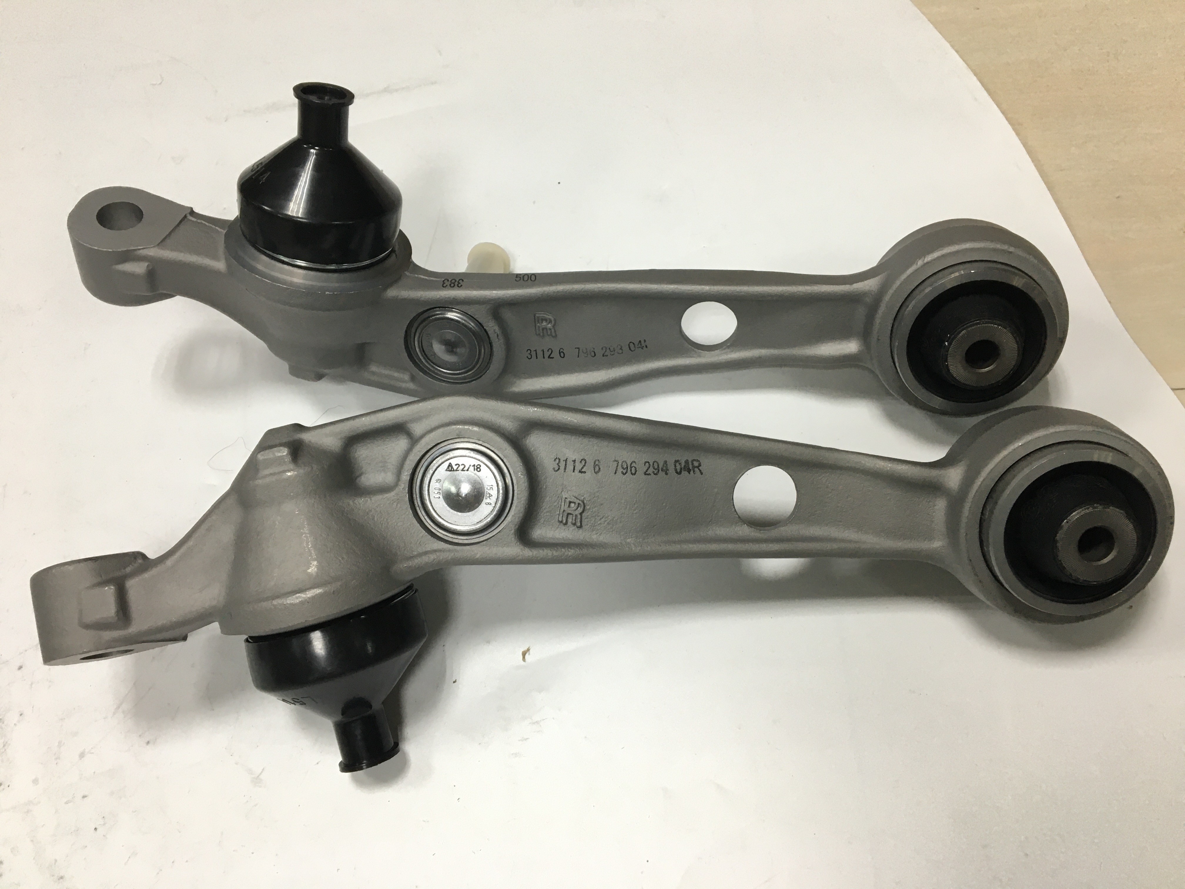Lower Control Arm 31122180523 31126796294 31126796295 For Rolls Royce Phantom