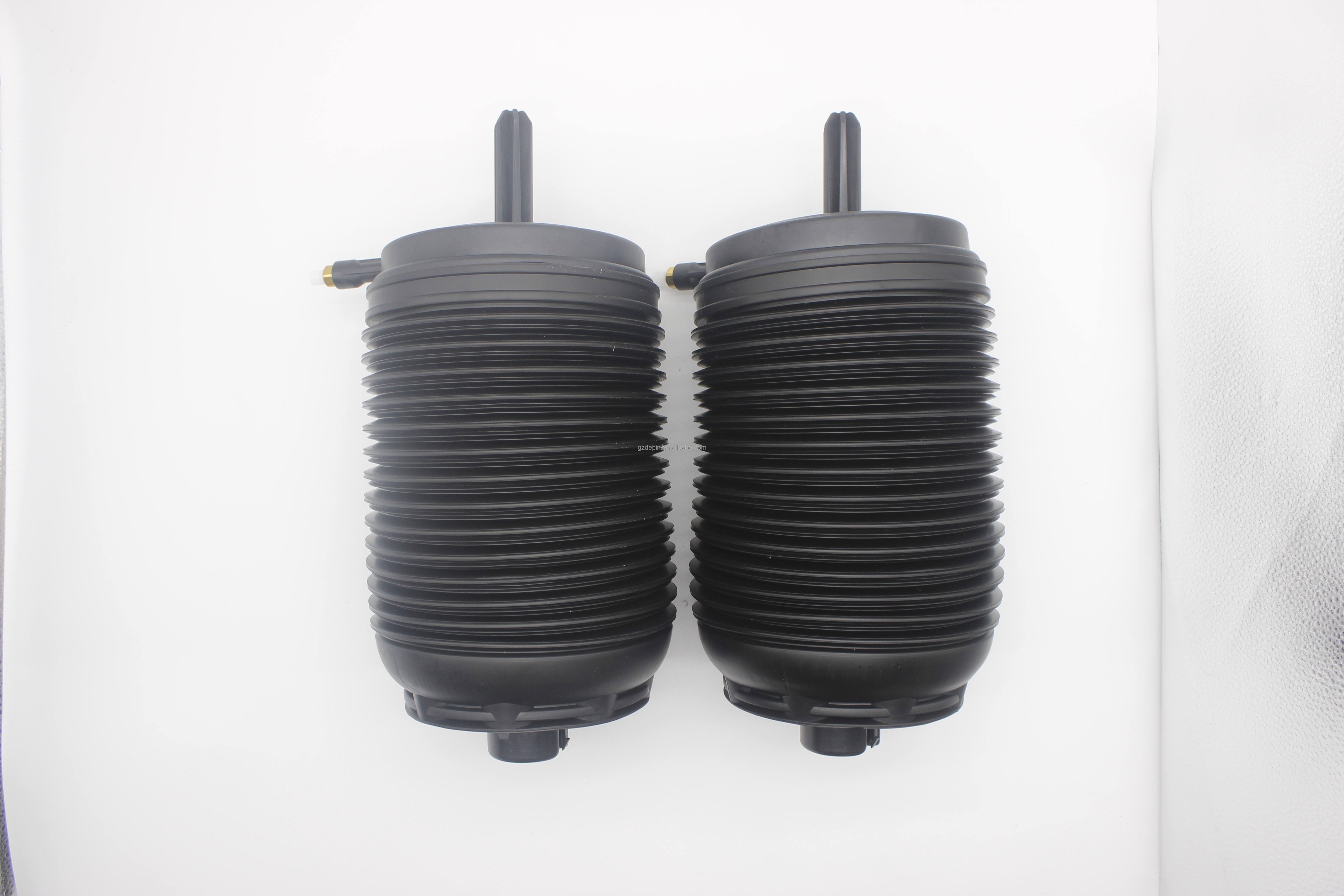 Mercedes-Benz Car Fitment 95B616001 95B616002 Rear Air Spring Bellows for Porsche Maca