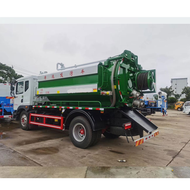 Customized DONGFENG D9 8000 Litets 10000 Liters Vacuum Truck Sewage Suction With High Pressure Cleaning Water Tanker