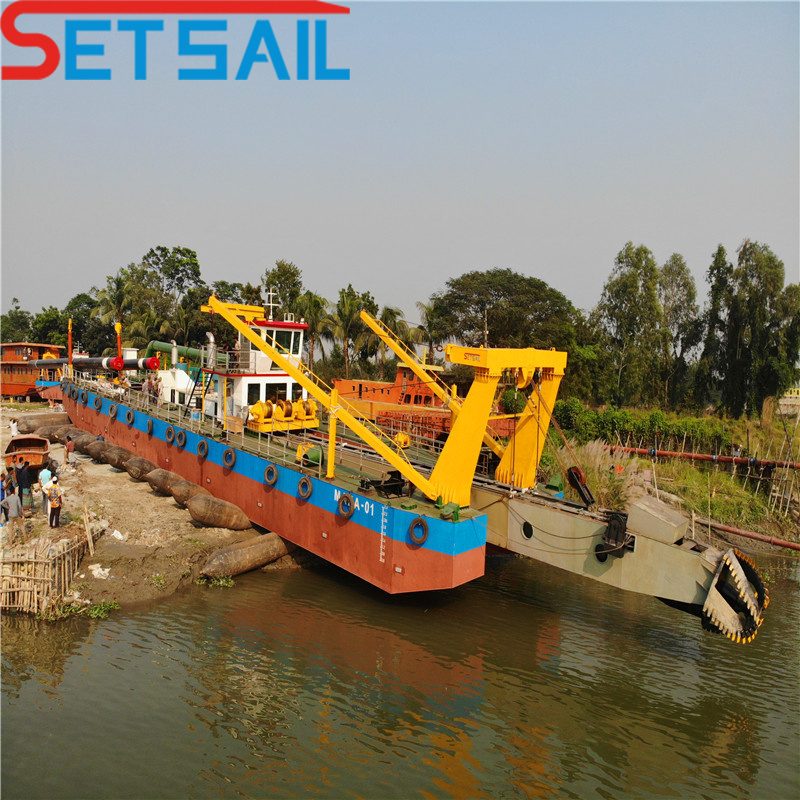 Low Price Mining machinery Cutter Suction Dredger for Sale