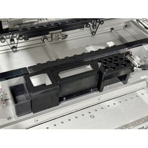 Universal PCB SMD Pick And Place Machine Full Automatic With Base CHM-551