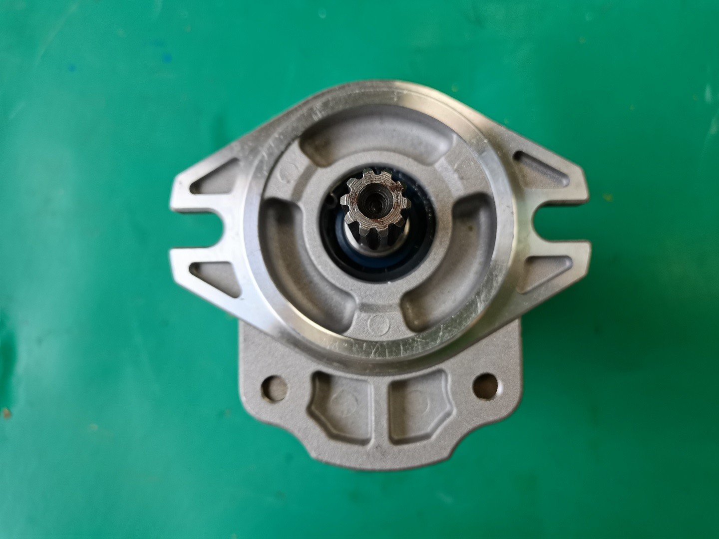 CBTL-F416+F416-AF10ΦR CBTseries aluminum gear pump for DUMP TRUCKS /FORKLIT /CRANES with high quality