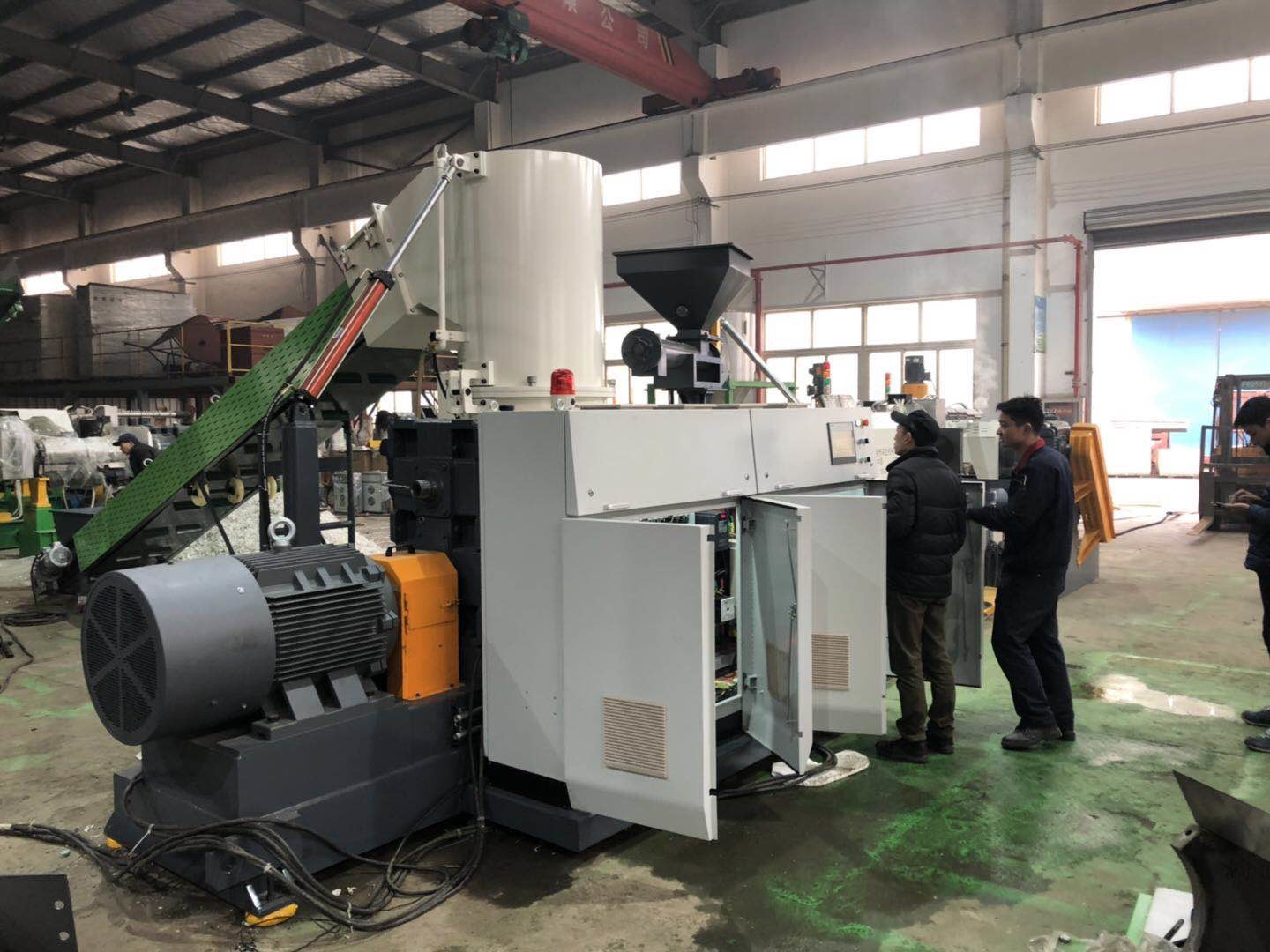PE PP Granules Making Machine , 198mm Plastic Pelletizing Machine