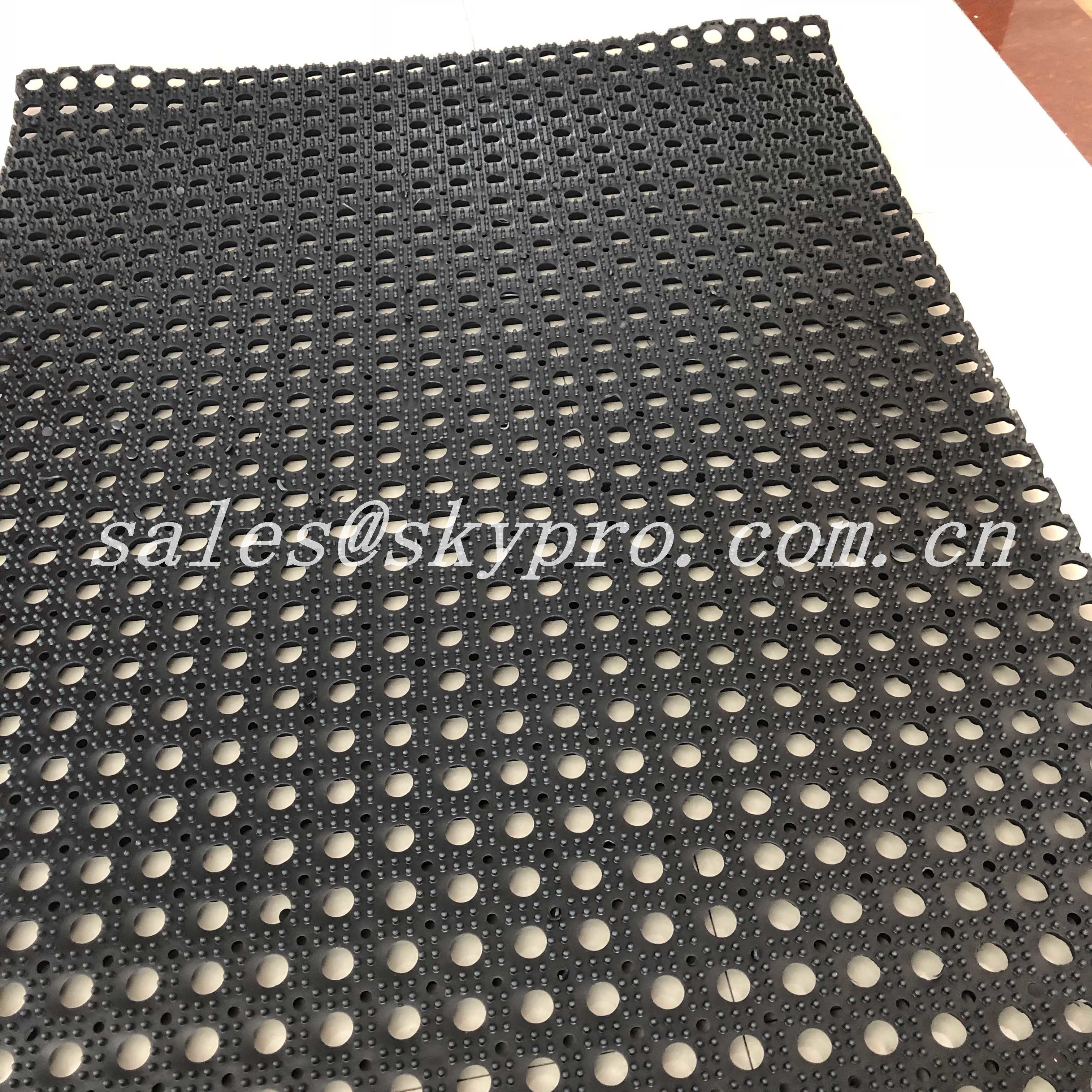 Anti Slip / Anti Fatigue Interlocking Porous Rubber Floor Mat , Thickness 8mm - 50mm