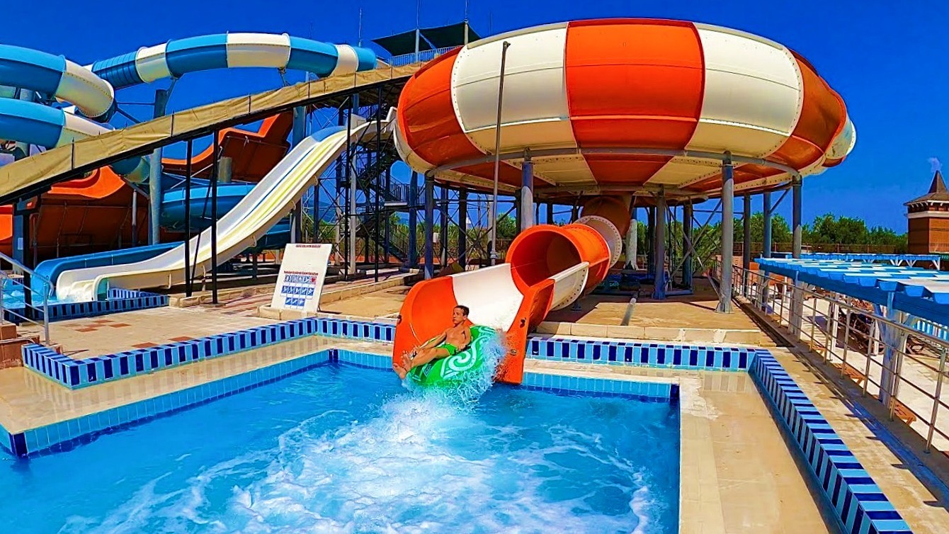 Outdoor Children Swimming Pool Large Slide Set Equipment