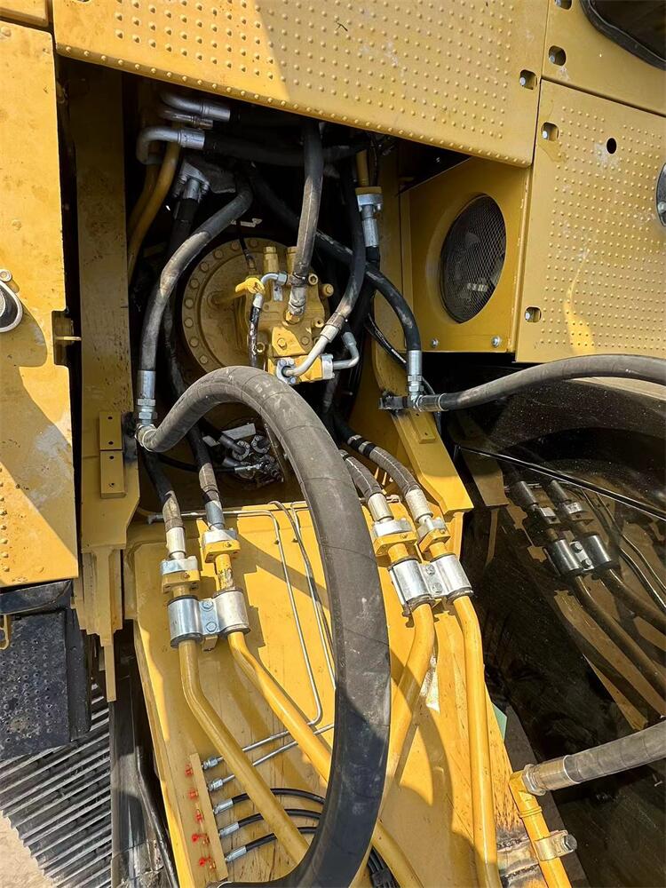 Original Japan Second Hand CAT 336D Crawler Excavator at Reasonable and Less Hours