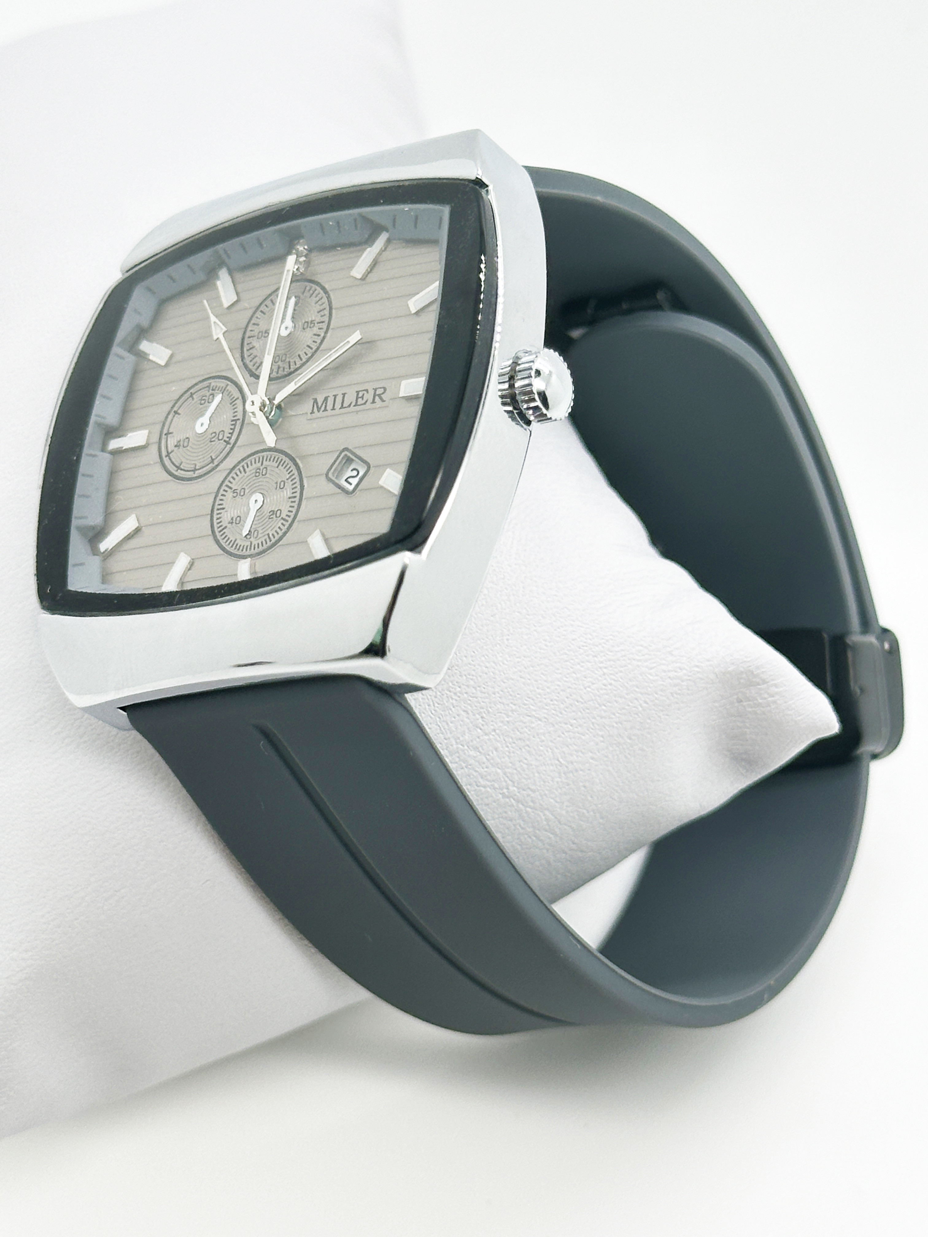 Customized Silicone Band Wrist Watches Minimalist Sport Quartz Watches