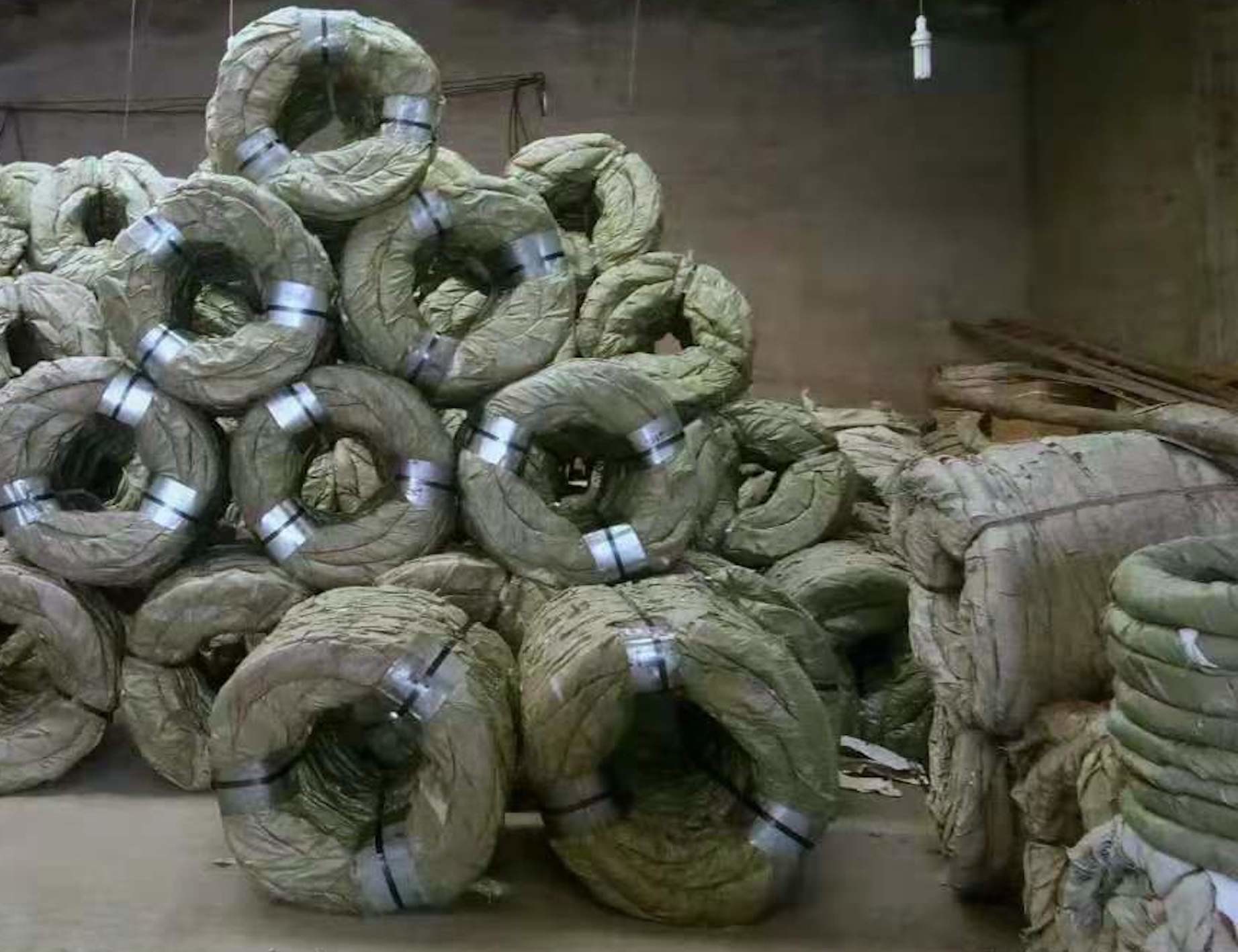 Ink Green Anti Theft Razor Sharp Wire Economical Barbed Wire Coil Fencing